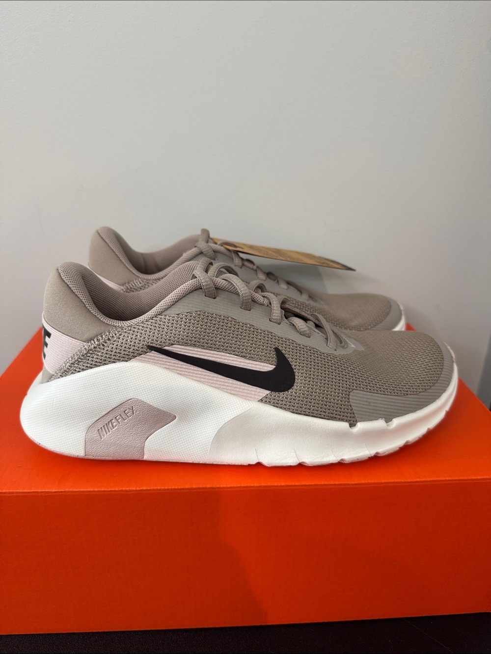 Nike Women's Flex Train Workout Sneakers Size 6 New NIB